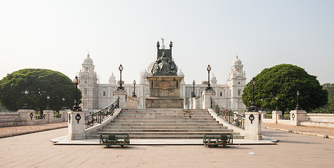 Image showing Statue, Victoria Memorial, Kolkata (Calcutta)