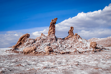 Image showing Las tres Marias landmark in Valle de la Luna, San Pedro de Ataca