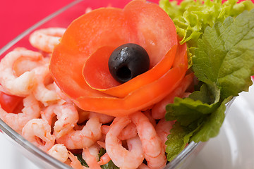 Image showing Salad with shrimps and vegetables