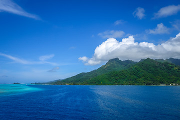 Image showing Moorea island and pacific ocean lagoon landscape