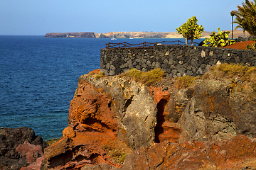 Image showing street lamp bush  rock   lanzarote spain