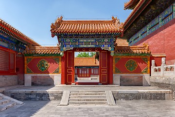 Image showing Gateway with red Chinese doors