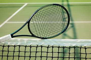 Image showing The tennis ball on a tennis court