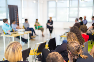 Image showing Round table discussion at business and entrepreneurship convention.