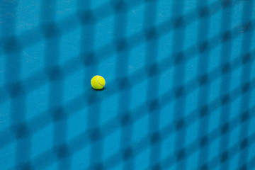 Image showing The tennis ball on a tennis court