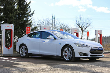 Image showing White Tesla Model S at Supercharger