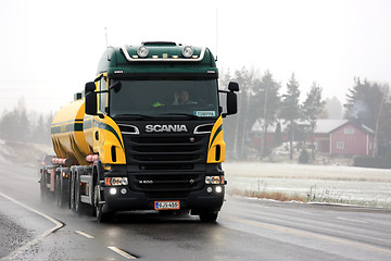 Image showing Colorful Scania R500 Pushes Through Fog