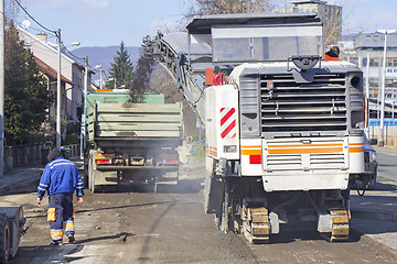 Image showing Removed the old asphalt pours from the conveyor belt road millin