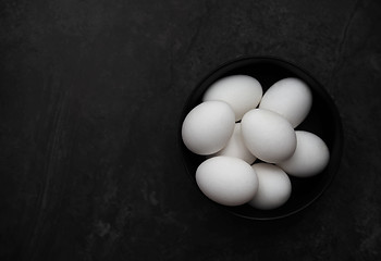 Image showing Chicken eggs in a bowl