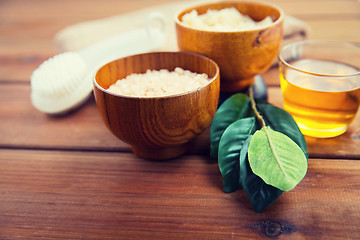 Image showing close up of himalayan pink salt and bath stuff