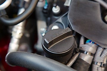 Image showing Engine oil cap