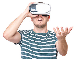 Image showing Man in VR glasses