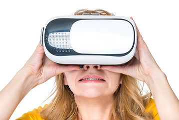 Image showing Woman in VR glasses