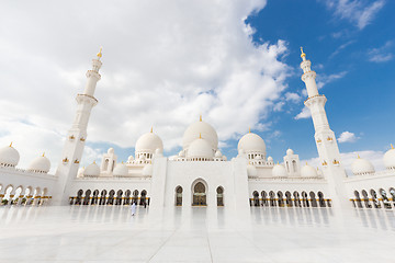 Image showing Sheikh Zayed Grand Mosque, Abu Dhabi, United Arab Emirates.