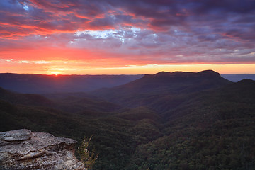 Image showing Sunrise views over Jamison Valley to Mount Solitary Australia