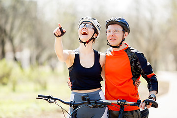 Image showing Cheerful young athletes in helmets