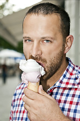 Image showing man with ice cream