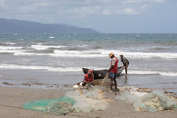 Image showing Native Malagasy fishermen fishing on sea, Madagascar