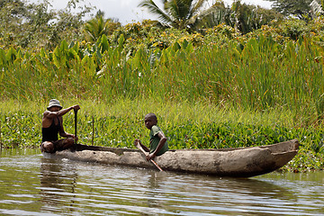 Image showing Life in madagascar countryside on river