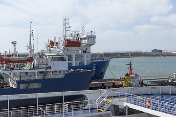 Image showing Ships are in port near the pier