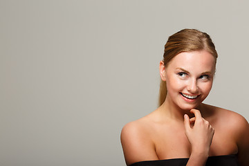 Image showing Young model with bare shoulders
