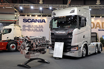 Image showing Scania R580 Truck and V8 Engine