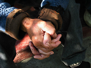 Image showing Old worker hands