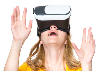 Image showing Woman in VR glasses