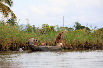 Image showing Life in madagascar countryside on river