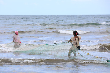 Image showing Native Malagasy fishermen fishing on sea, Madagascar