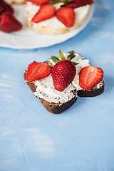 Image showing Strawberry sandwiches with mascarpone