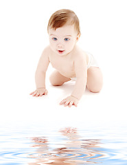 Image showing crawling baby boy