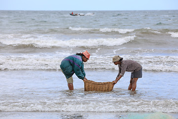 Image showing Native Malagasy fishermen fishing on sea, Madagascar