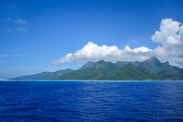 Image showing Moorea island and pacific ocean lagoon landscape