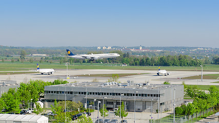 Image showing Airliner Airbus A340 of Lufthansa airline landing in Munich airp