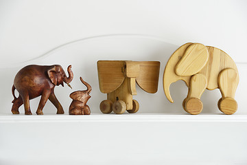 Image showing wooden elephant sculpture 