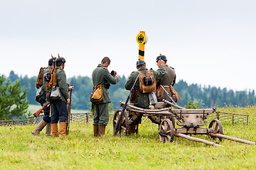 Image showing German soldiers of the first world war near border pillar.