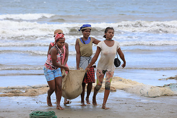 Image showing Native Malagasy fishermen fishing on sea, Madagascar