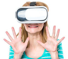 Image showing Woman in VR glasses