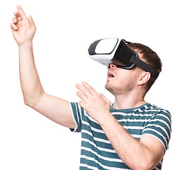 Image showing Man in VR glasses