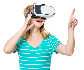 Image showing Woman in VR glasses