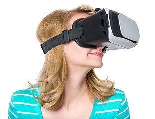 Image showing Woman in VR glasses