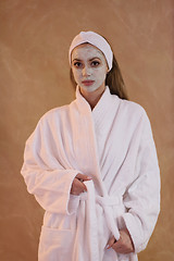 Image showing Spa Woman applying Facial Mask