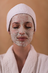 Image showing Spa Woman applying Facial Mask