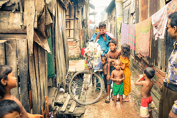 Image showing Man and children in Bangladesh