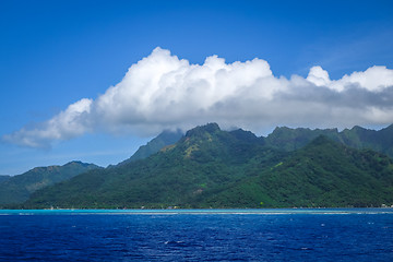 Image showing Moorea island and pacific ocean lagoon landscape