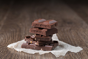 Image showing Porous and chocolate with nuts