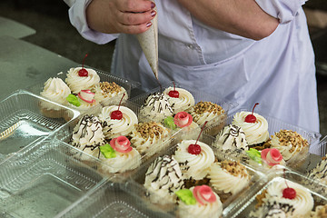 Image showing Manual cakes production