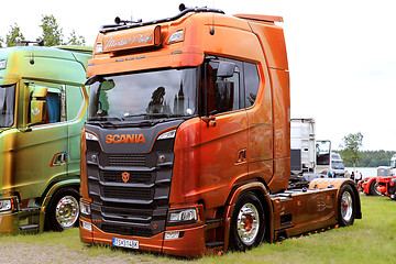 Image showing Brown Customized Scania S580 of Martin Pakos Show Truck