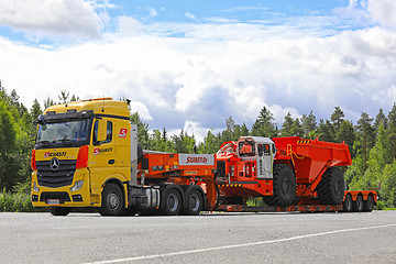 Image showing Mercedes-Benz Actros Heavy Transport on a Yard